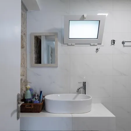 Casa Zervos - Abode Of Light Loutráki