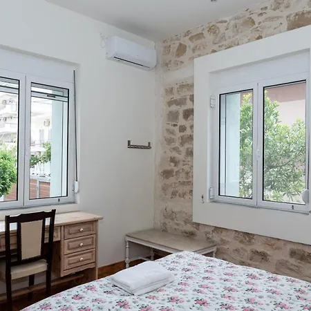 Casa Zervos - Abode Of Light * Loutráki