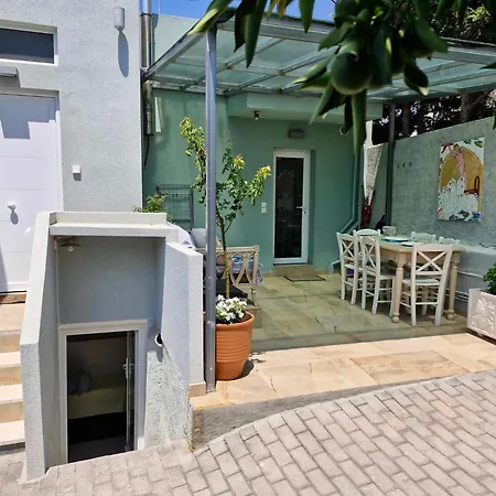 Casa Zervos - Abode Of Light * Loutráki