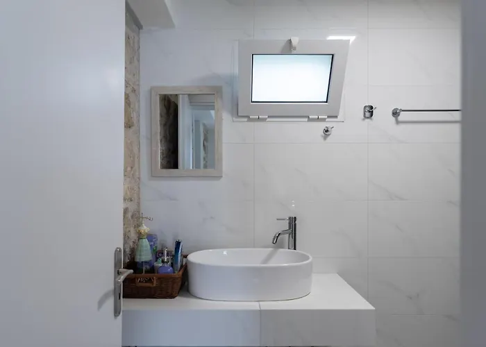 Casa Zervos - Abode Of Light Лоутраки