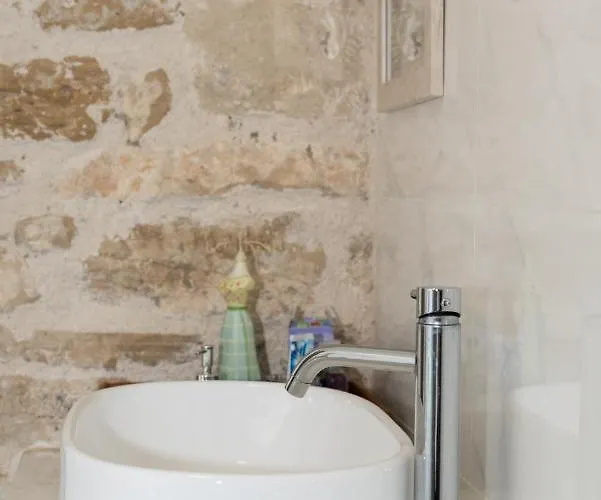 Casa Zervos - Abode Of Light *