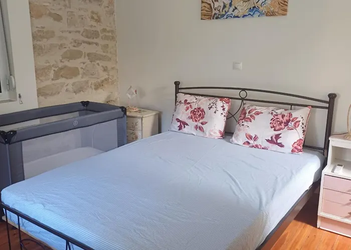 Casa Zervos - Abode Of Light Лоутраки