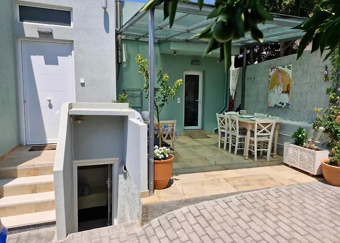 Casa Zervos - Abode Of Light * Loutráki